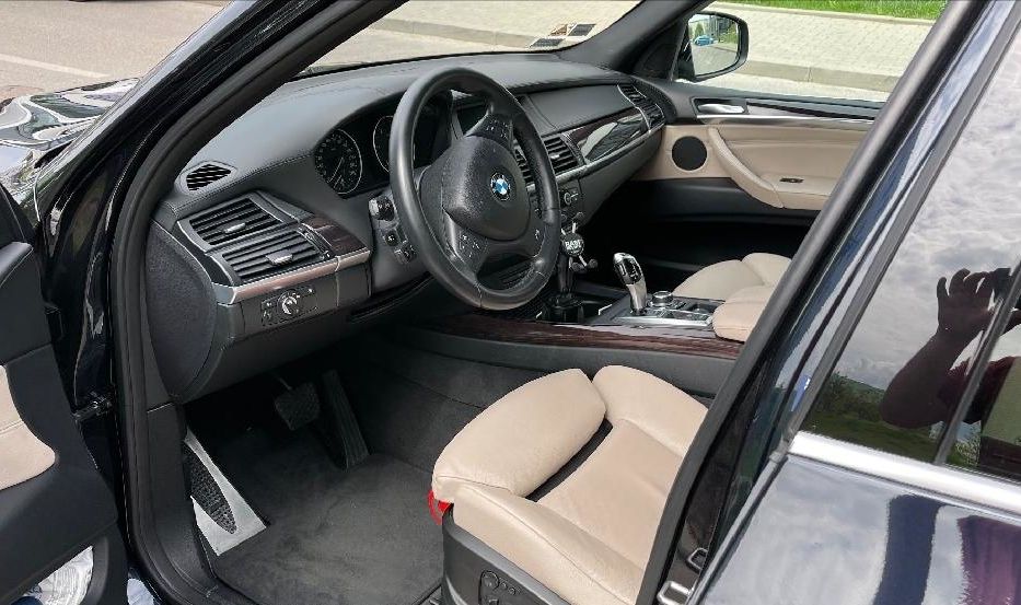 Продам BMW X5 2012 года в Днепре