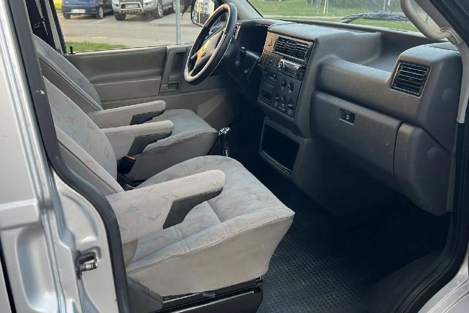 Продам Volkswagen T4 (Transporter) пасс. 2002 года в Харькове