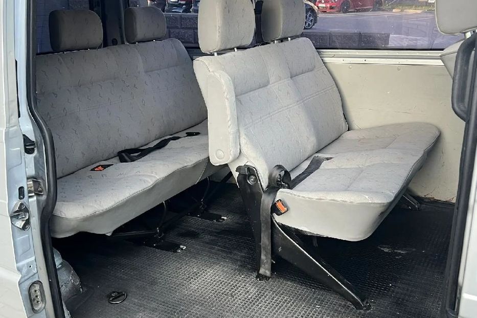 Продам Volkswagen T4 (Transporter) пасс. 2002 года в Харькове