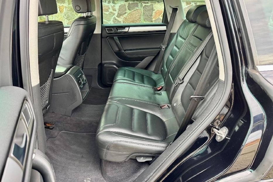Продам Volkswagen Touareg 2012 года в Киеве