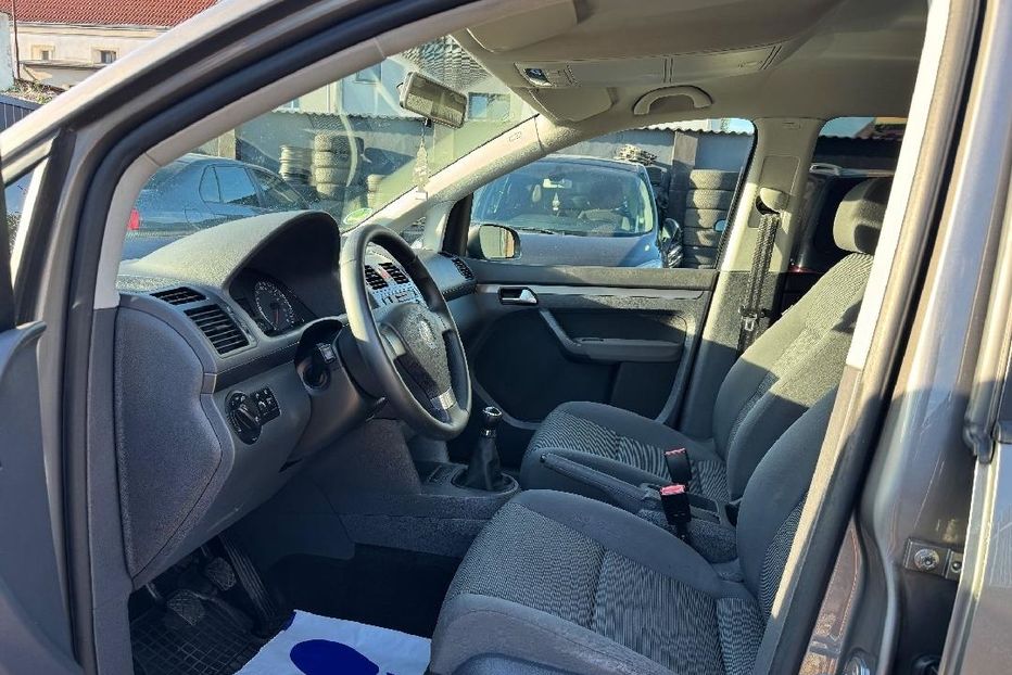 Продам Volkswagen Touran 2007 года в г. Павлоград, Днепропетровская область