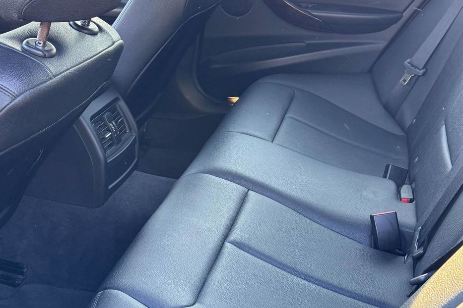 Продам BMW 320 320 2015 года в Чернигове