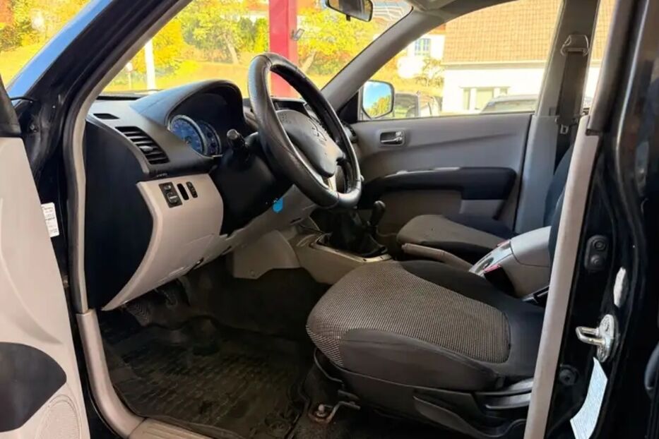 Продам Mitsubishi L 200 2006 року у Дніпрі