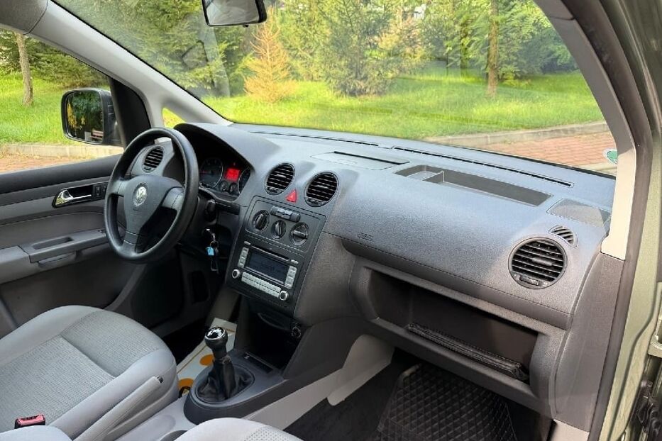 Продам Volkswagen Caddy пас. 2005 року у Харкові