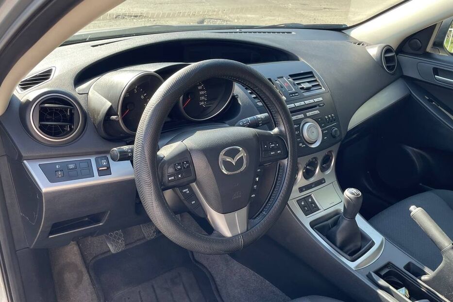 Продам Mazda 3 2010 року у Дніпрі
