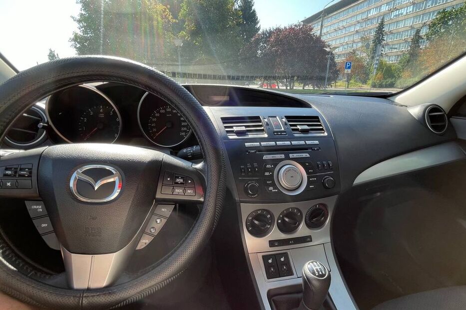 Продам Mazda 3 2010 року у Дніпрі