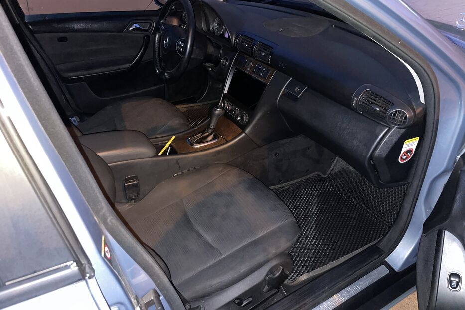 Продам Mercedes-Benz C-Class 2005 року у Києві