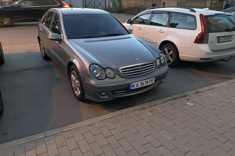 Продам Mercedes-Benz C-Class 2005 року у Києві