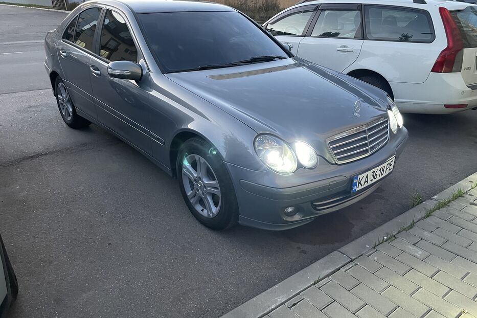 Продам Mercedes-Benz C-Class 2005 року у Києві