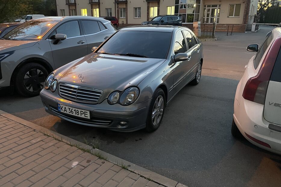 Продам Mercedes-Benz C-Class 2005 року у Києві
