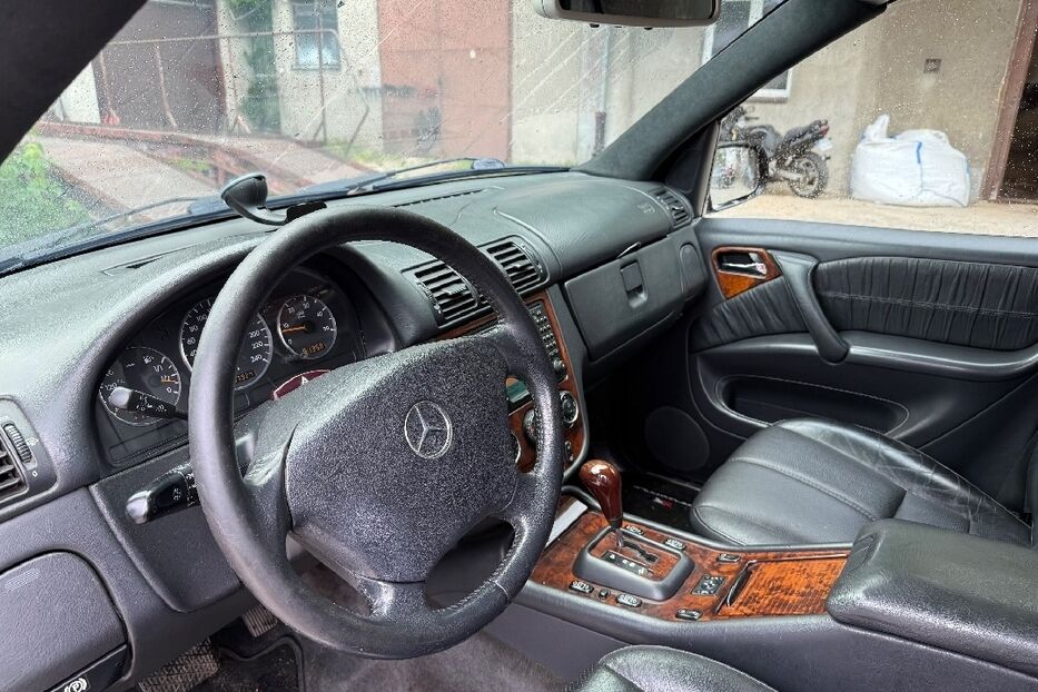 Продам Mercedes-Benz ML 400 2003 року у Києві