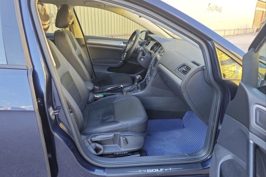 Продам Volkswagen Golf VII 1,8 TSI (USA) турбований 2016 року у Кропивницькому