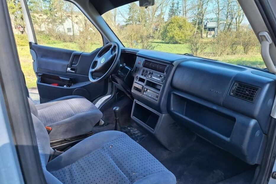 Продам Volkswagen T4 (Transporter) пас. +380967831969 Viber WhatsApp  2002 року у Рівному