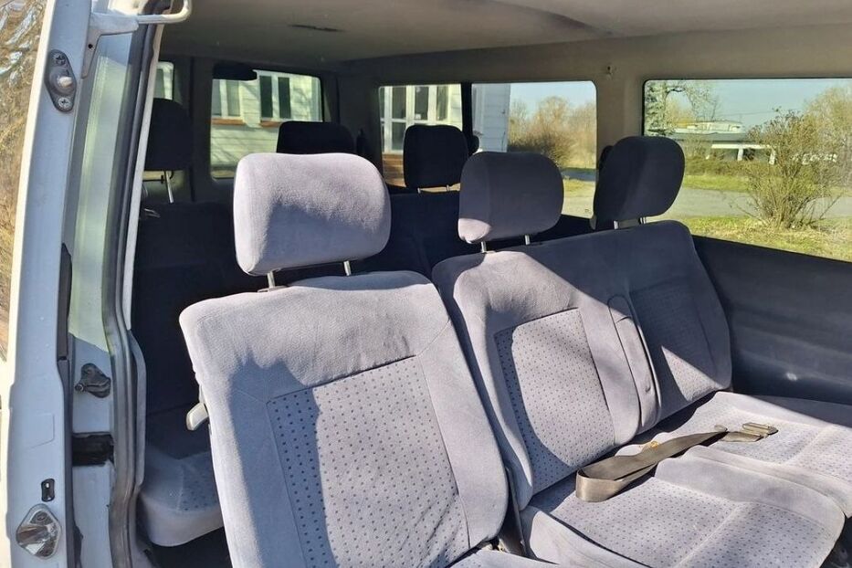 Продам Volkswagen T4 (Transporter) пас. +380967831969 Viber WhatsApp  2002 року у Рівному