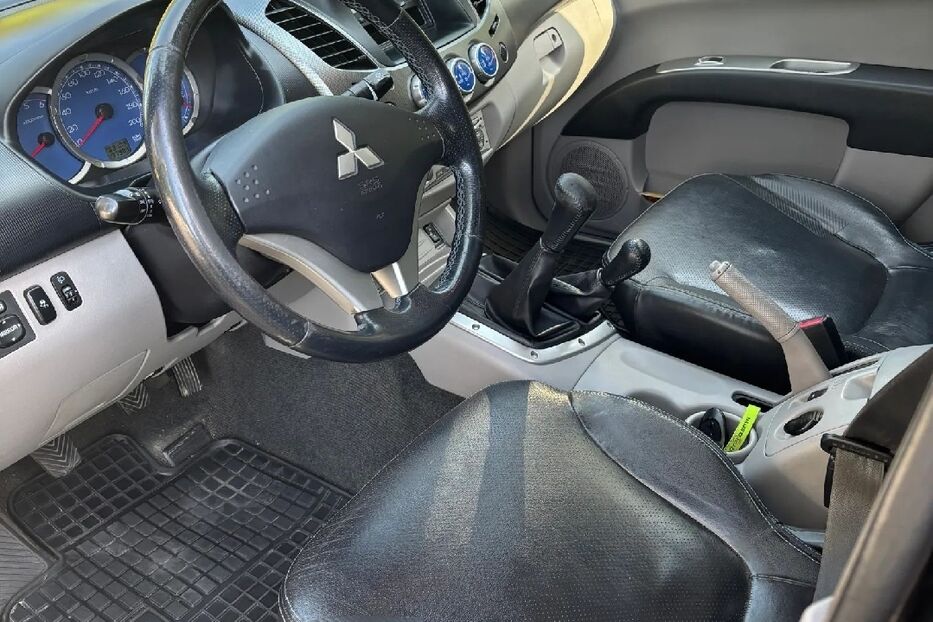 Продам Mitsubishi L 200 2006 року у м. Дніпровське, Дніпропетровська область