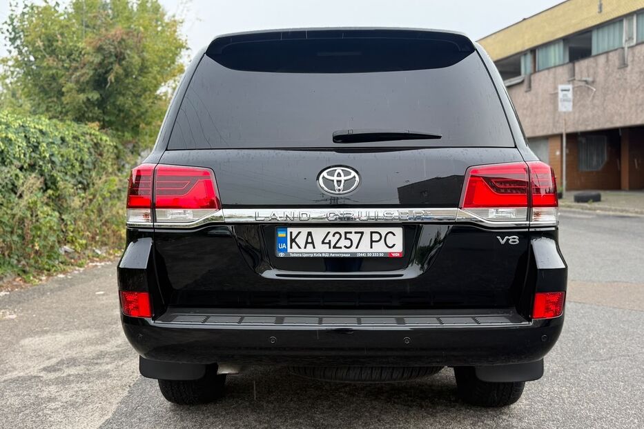 Продам Toyota Land Cruiser 200 2019 року у Києві