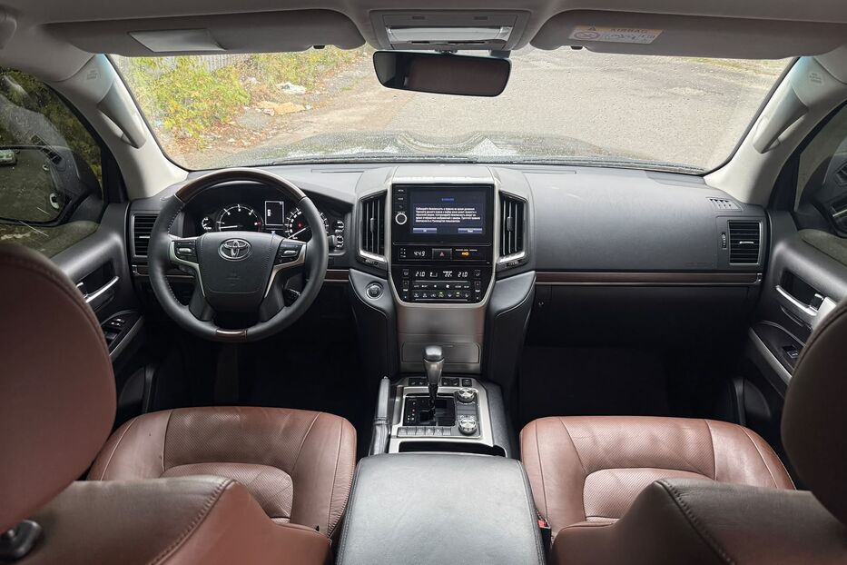 Продам Toyota Land Cruiser 200 2019 року у Києві