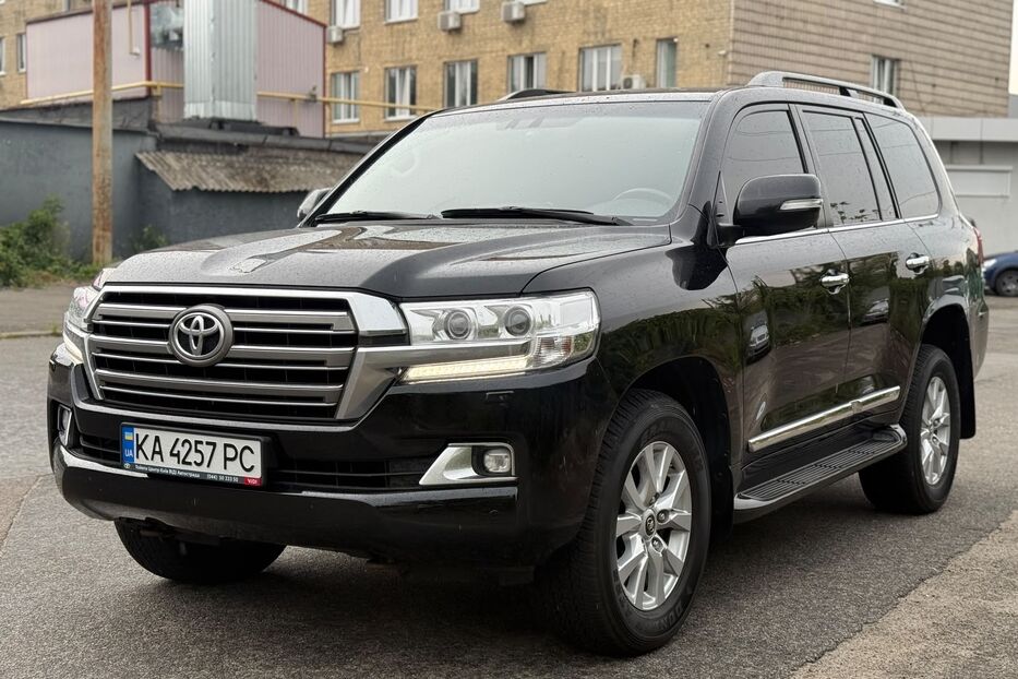 Продам Toyota Land Cruiser 200 2019 року у Києві
