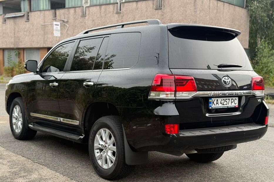 Продам Toyota Land Cruiser 200 2019 року у Києві