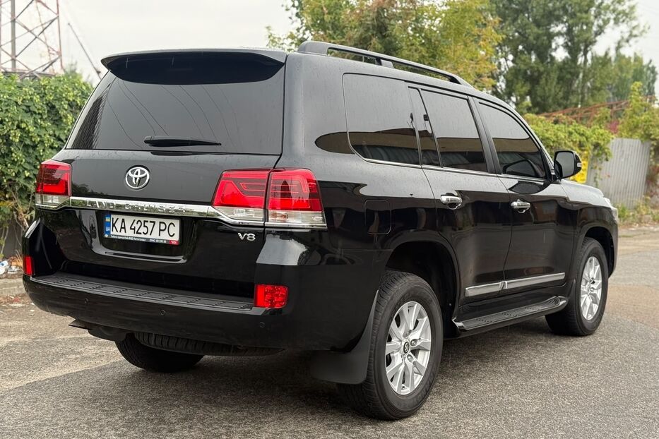 Продам Toyota Land Cruiser 200 2019 року у Києві