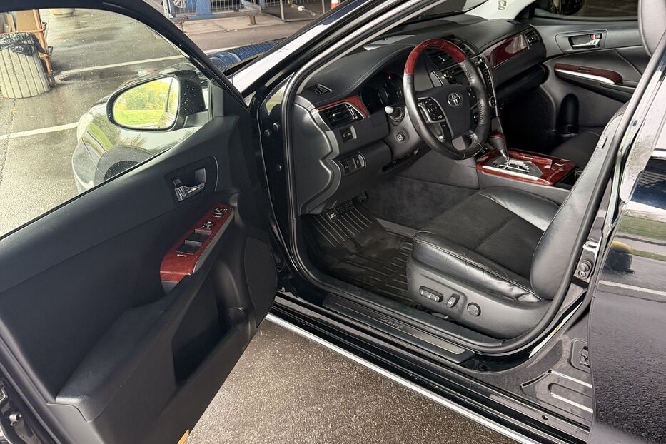 Продам Toyota Camry 2013 року у Києві