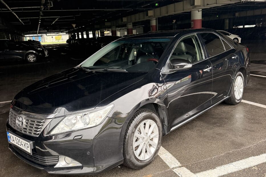 Продам Toyota Camry 2013 року у Києві