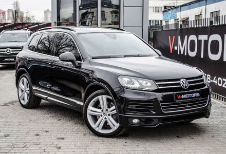 Продам Volkswagen Touareg 4.2D R-Line 2013 року у Києві