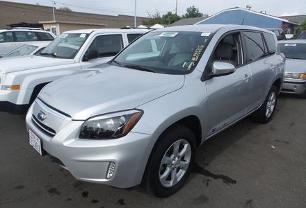 Продам Toyota Rav 4 EV 2014 года в г. Кривой Рог, Днепропетровская область