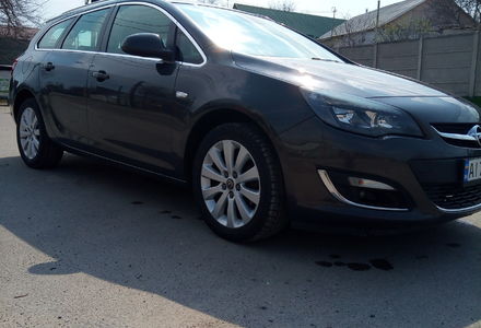 Продам Opel Astra J COSMO 2014 года в Киеве