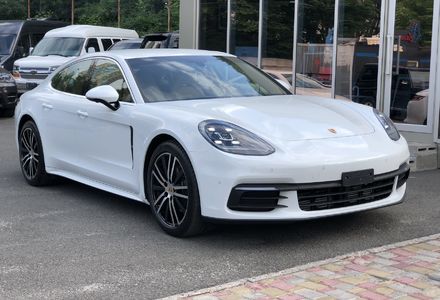 Продам Porsche Panamera 4 2017 года в Киеве