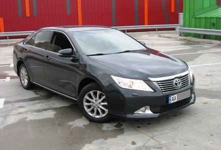 Продам Toyota Camry 2013 года в Киеве