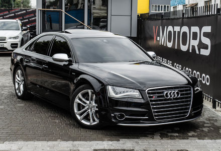 Продам Audi S8 4.0T QUATTRO 2013 года в Киеве