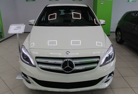 Продам Mercedes-Benz B-Class B250e 2017 года в Киеве