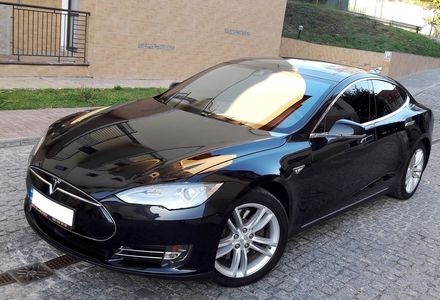 Продам Tesla Model S 85D 4x4 2016 года в Киеве