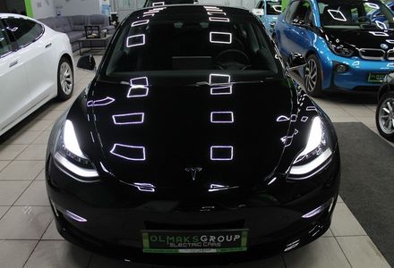 Продам Tesla Model 3 75 kWt Long Range DualMotor  2018 года в Киеве