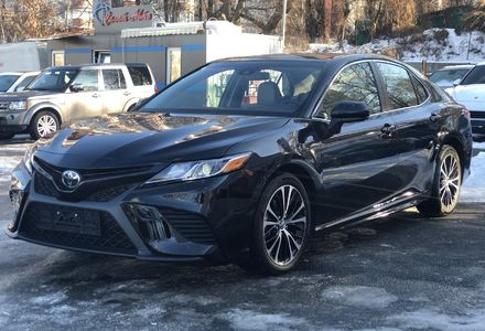 Продам Toyota Camry SE 2017 года в Киеве