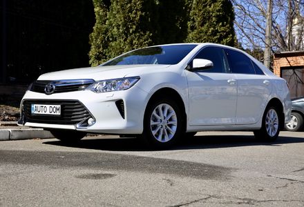Продам Toyota Camry 2.5  2017 года в Киеве