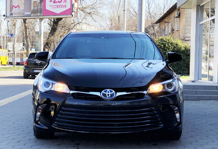 Продам Toyota Camry Hybrid  2017 года в Одессе