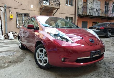 Продам Nissan Leaf SV з монітором вже зроблений 2012 года в Львове