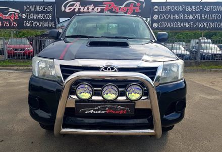 Продам Toyota Hilux 2012 года в Киеве