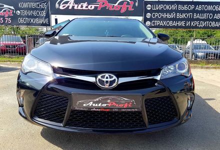 Продам Toyota Camry 2017 года в Киеве