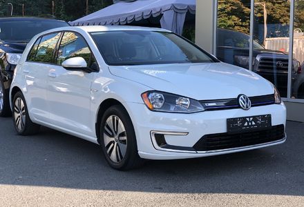 Продам Volkswagen e-Golf SE 2016 года в Киеве