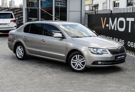 Продам Skoda Superb 1.8T Comfort 2013 года в Киеве