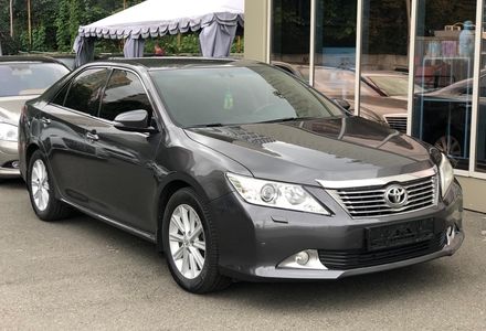Продам Toyota Camry 3.5 2013 года в Киеве