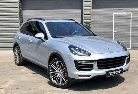 Продам Porsche Cayenne TURBO 2016 года в Киеве