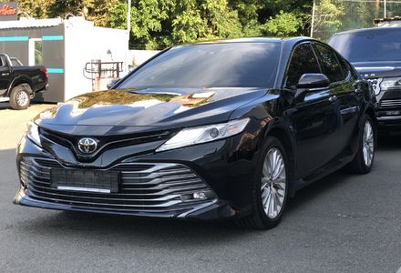 Продам Toyota Camry Premium 2017 года в Киеве