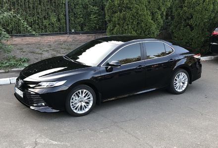 Продам Toyota Camry 2019 года в Киеве