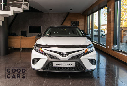 Продам Toyota Camry SE 2018 года в Одессе