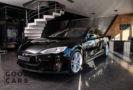 Продам Tesla Model S 70 320л.с 2015 года в Одессе