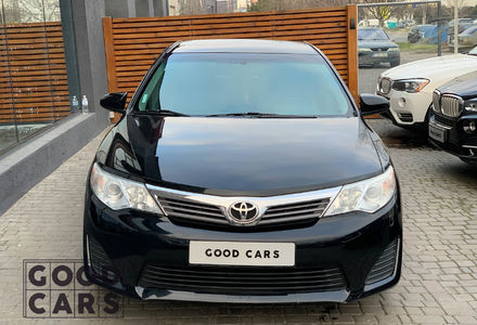 Продам Toyota Camry v50 2014 года в Одессе